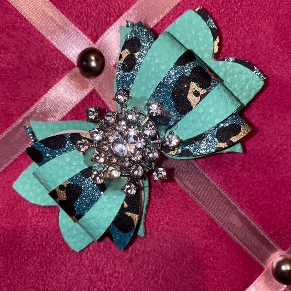 Custom made bows - Picture 1 of 9